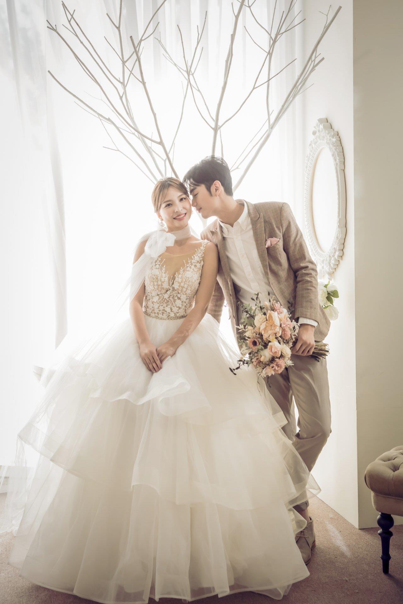 0-QH6A2807-透光白鋼琴