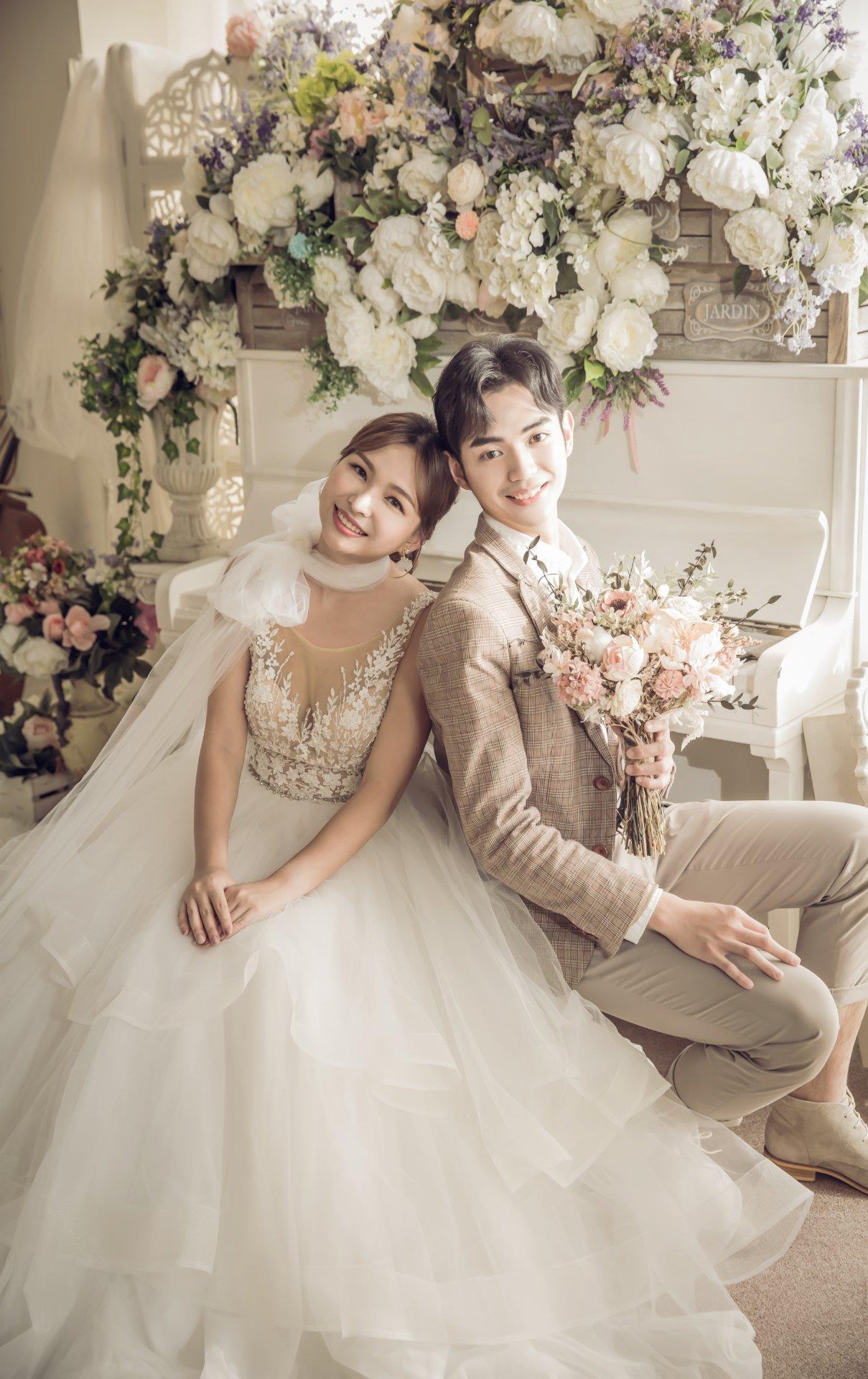 0-QH6A2827-透光白鋼琴