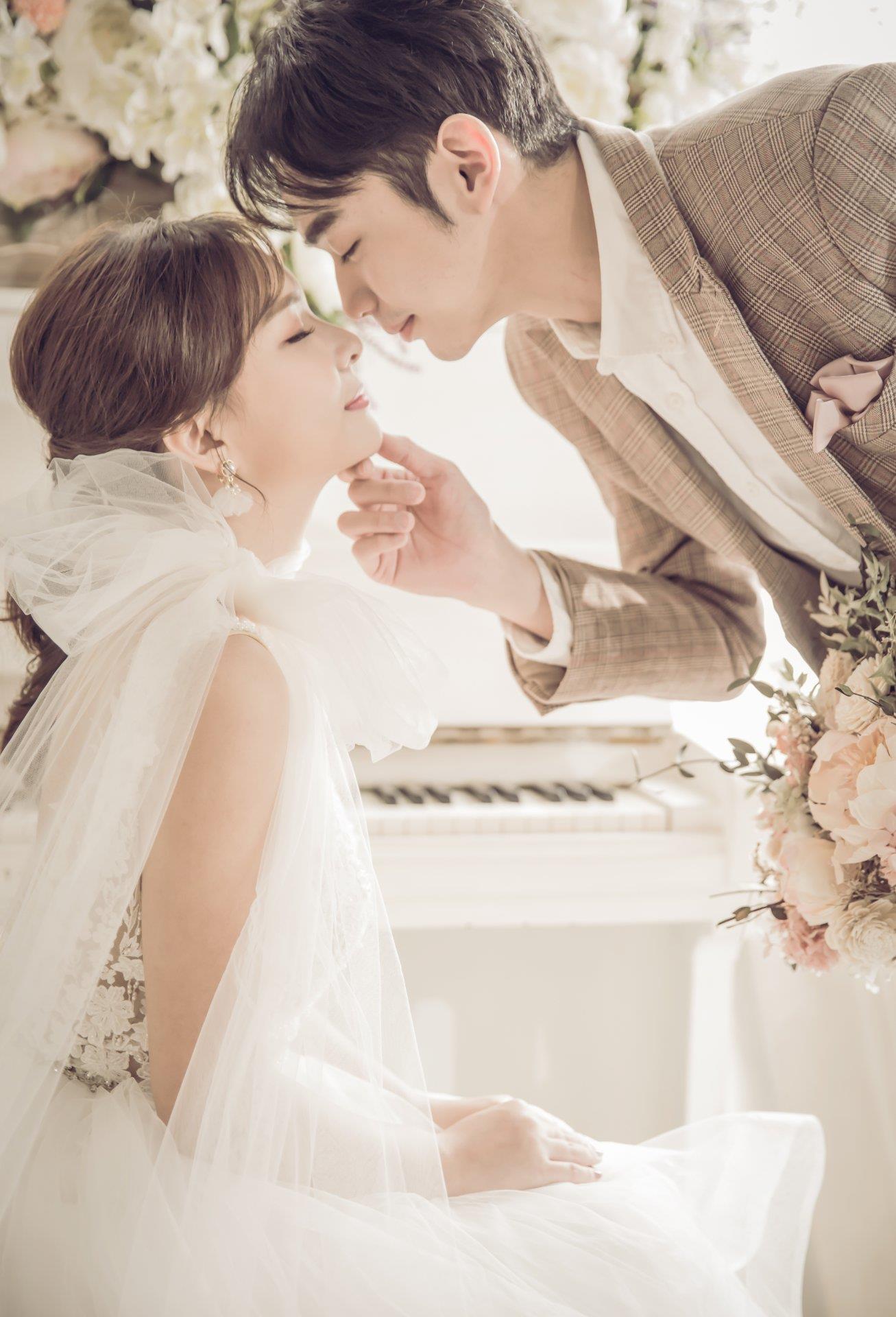 0-QH6A2834-透光白鋼琴