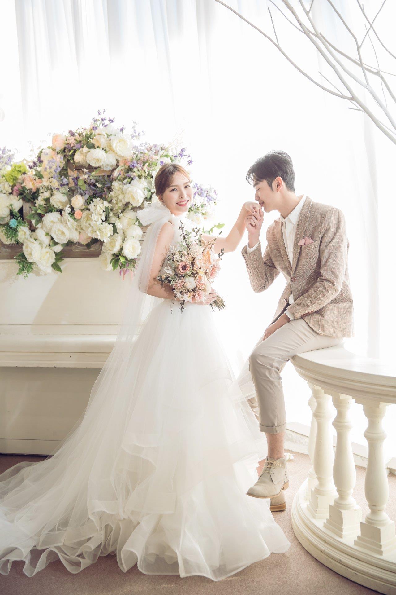 0-QH6A2858-透光白鋼琴